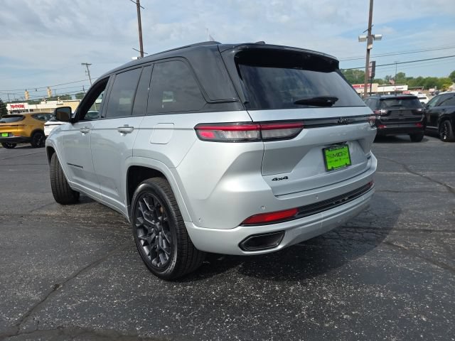 Used 2025 Jeep Grand Cherokee Summit AWD/4WD image 5