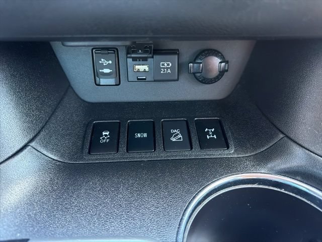 Used 2019 Toyota Highlander AWD V6 image 24