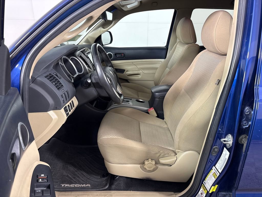 Used 2015 Toyota Tacoma PreRunner w/ SR5 Package image 29