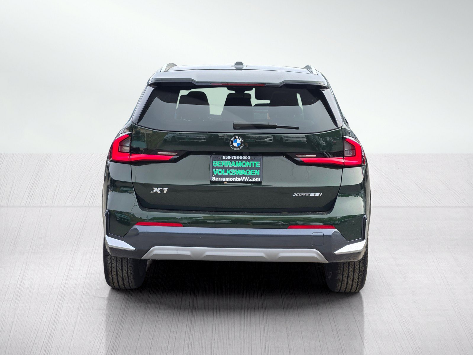 Used 2025 BMW X1 xDrive28i w/ Convenience Package AWD/4WD image 5