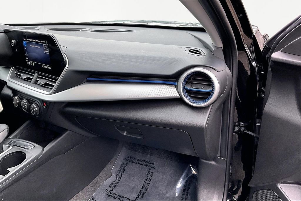 Used 2025 Chevrolet Trax LS image 17