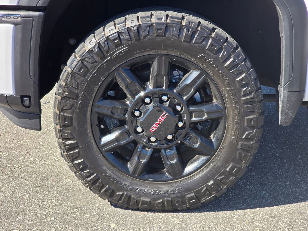 Used 2025 GMC Sierra 2500 AT4 w/ AT4 Premium Plus Package AWD/4WD image 12
