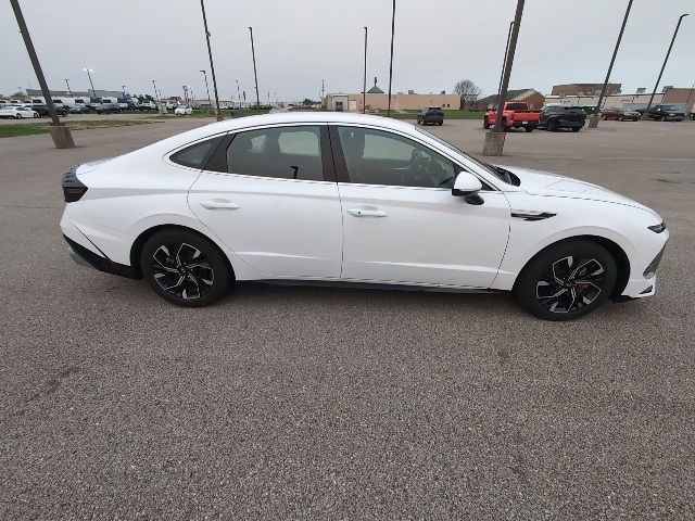 Used 2025 Hyundai Sonata SEL image 2