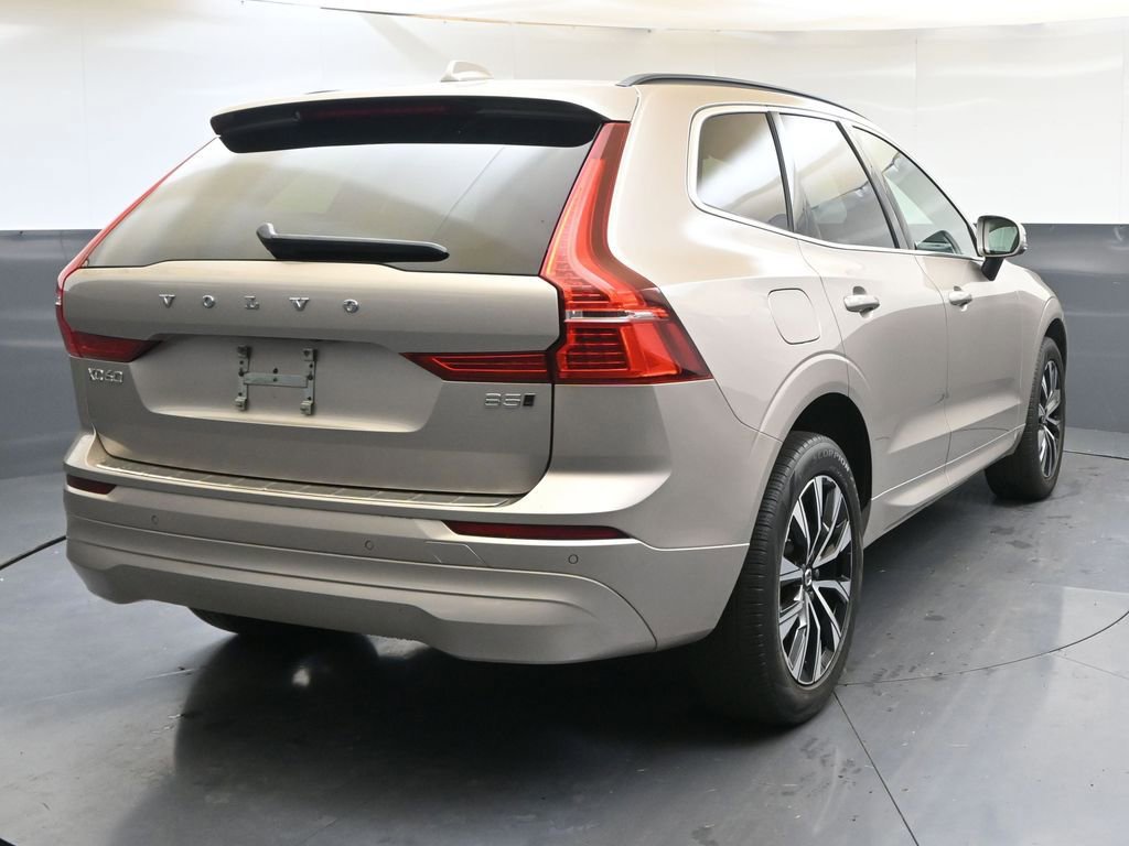 Certified 2023 Volvo XC60 B5 Core image 5