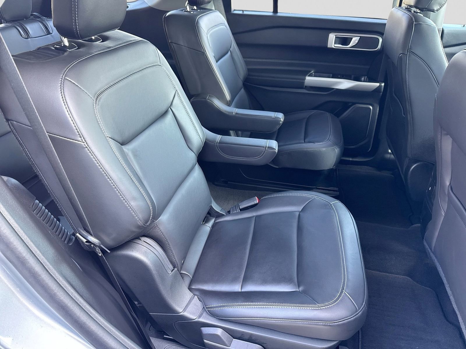 Certified 2024 Ford Explorer XLT w/ Equipment Group 202A image 20