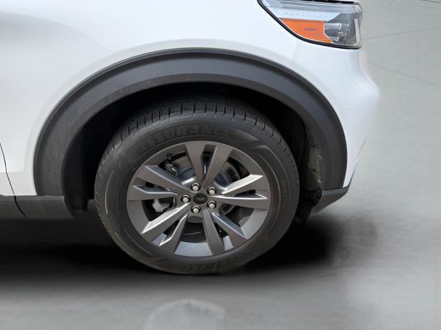 Used 2021 Ford Explorer XLT w/ Equipment Group 202A AWD/4WD image 32