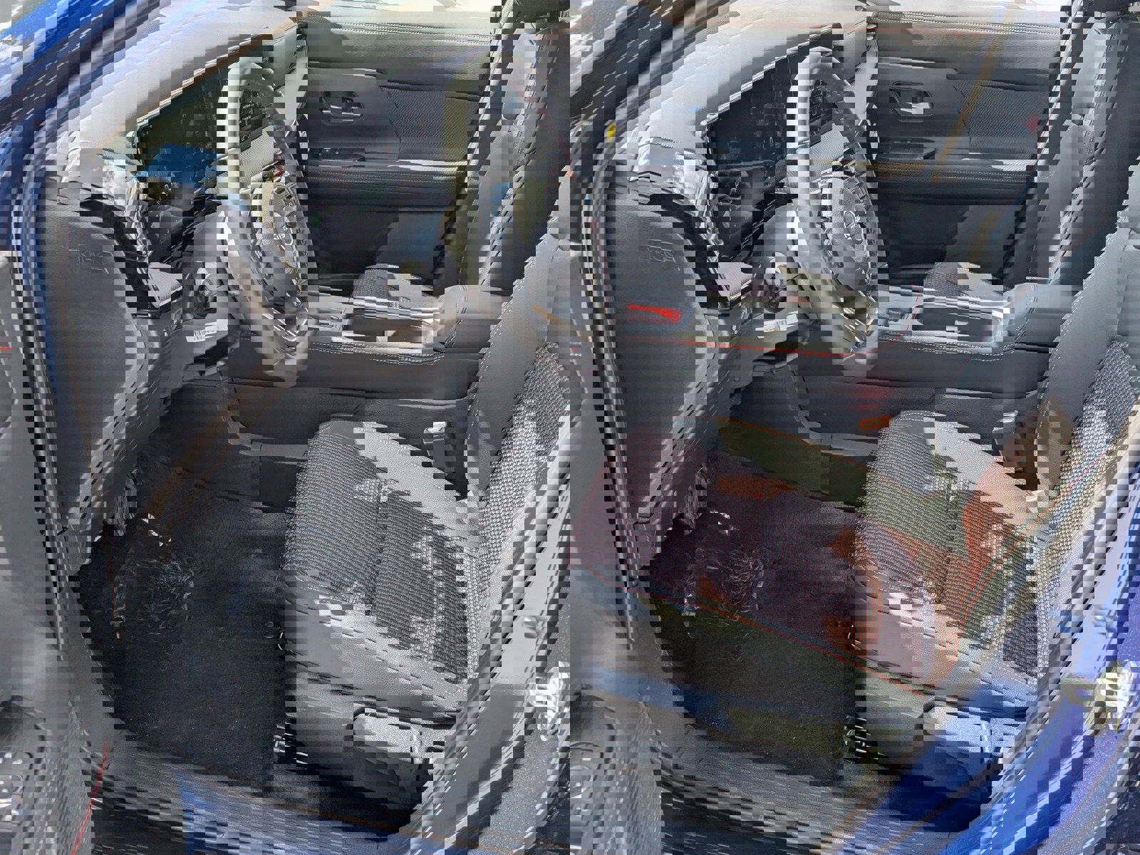 New 2026 Nissan Kicks SR image 5