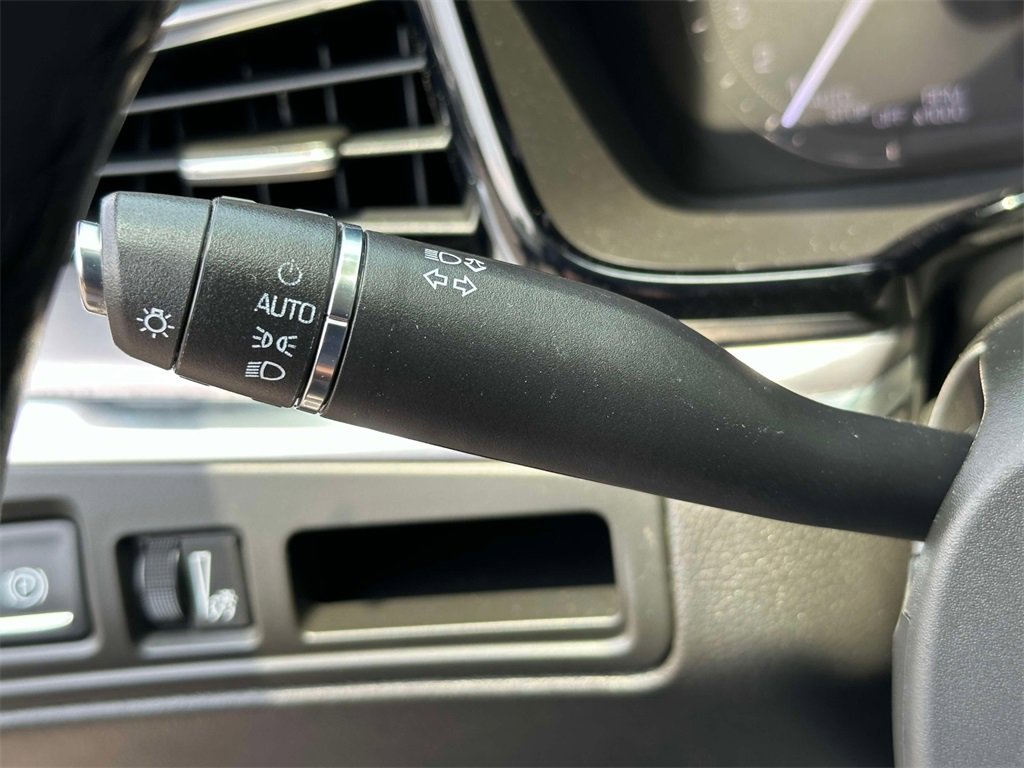 Used 2017 Cadillac XT5 Luxury w/ Driver Awareness Package image 30