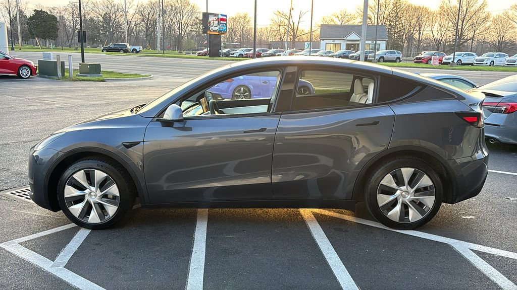 Used 2020 Tesla Model Y Long Range image 3