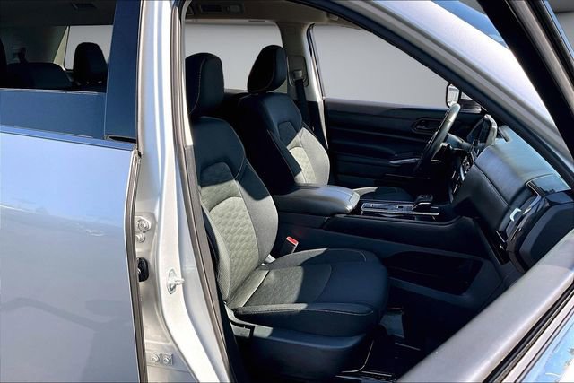Certified 2024 Nissan Pathfinder SV FWD image 27