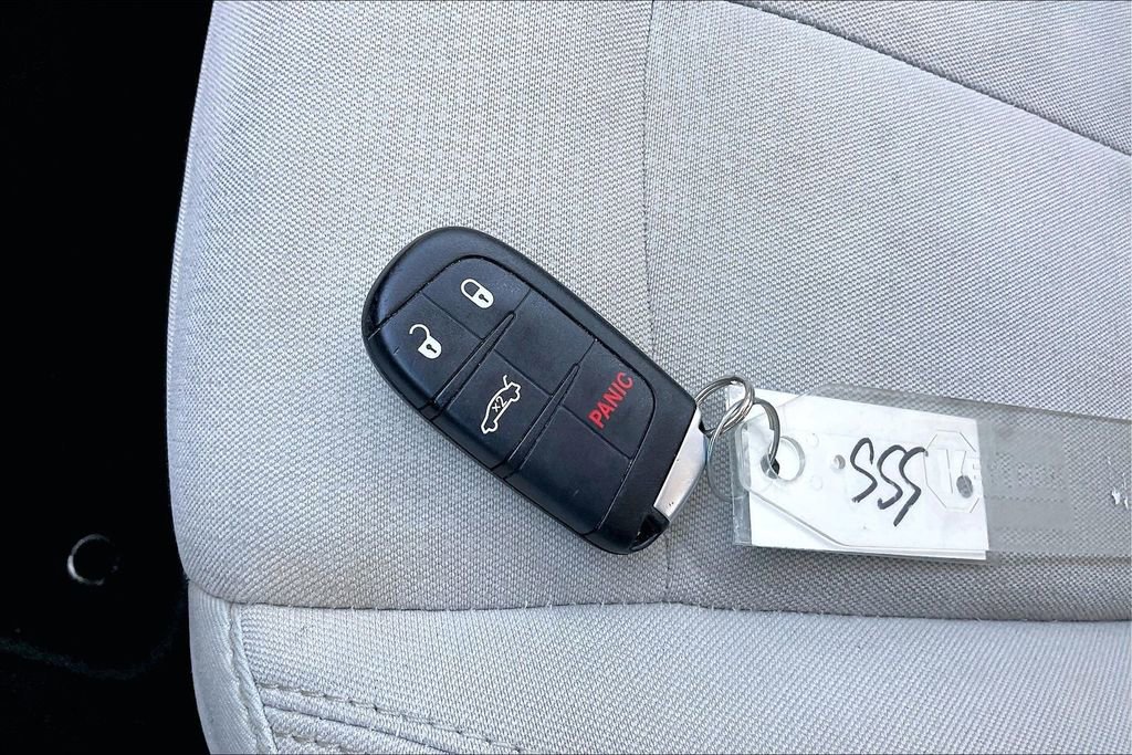 Used 2015 Chrysler 200 Limited FWD image 35