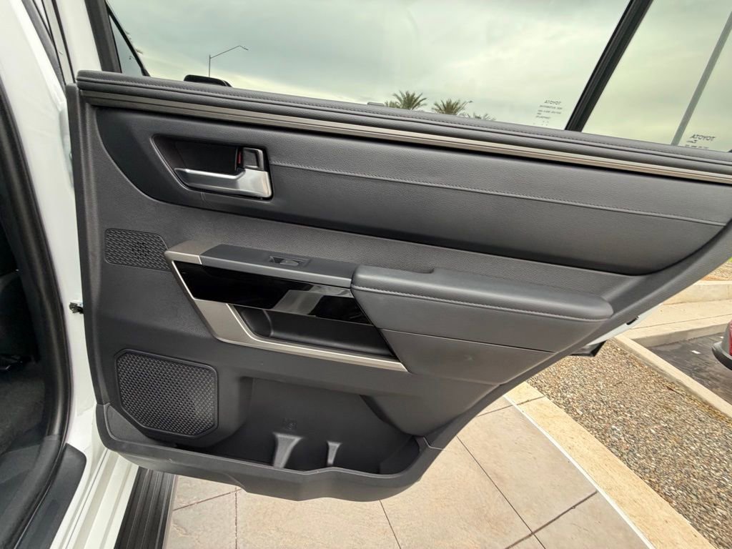 Used 2024 Toyota Sequoia Limited image 27