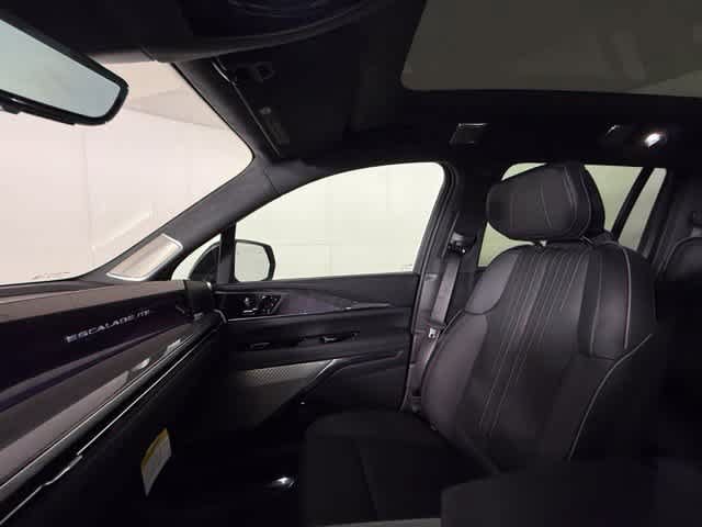 New 2026 Cadillac Escalade IQL Sport 2 w/ LPO, ONYX Package AWD/4WD image 17