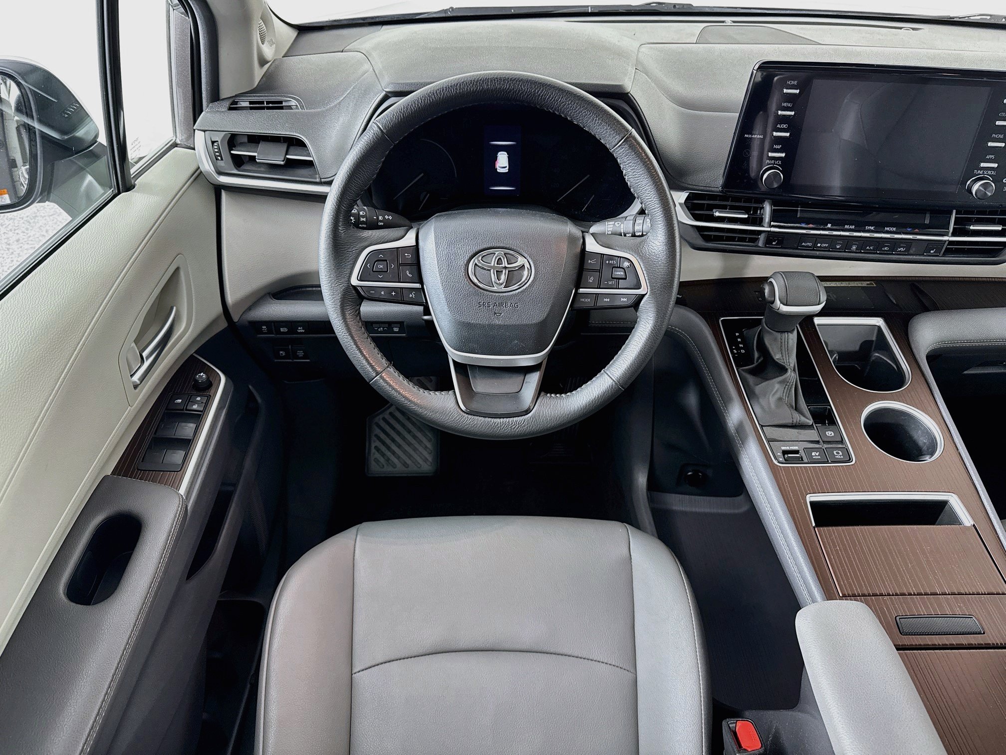 Used 2024 Toyota Sienna XLE w/ XLE Plus Package AWD/4WD image 23