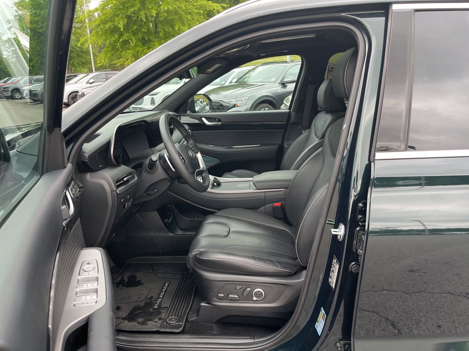 Used 2025 Hyundai Palisade Calligraphy FWD image 29