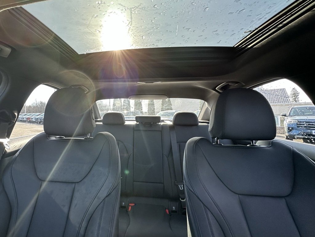 Used 2019 BMW 330i xDrive Sedan w/ Convenience Package image 18