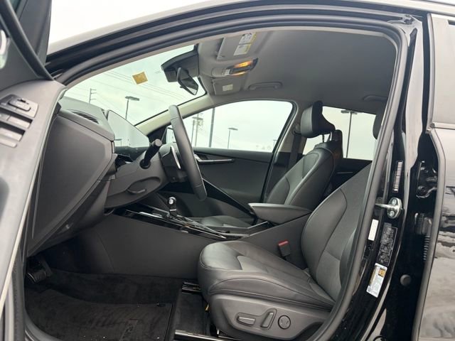 Certified 2023 Kia Niro EX image 12