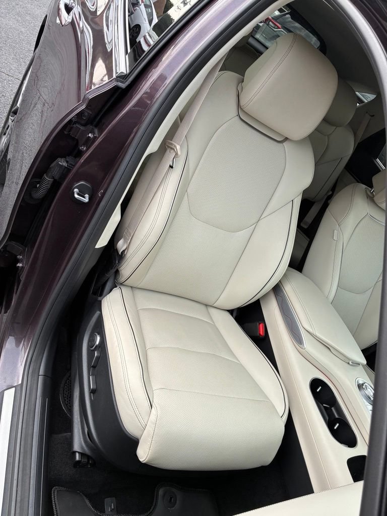 Used 2022 Genesis GV70 2.5T w/ Advanced Package AWD/4WD image 19