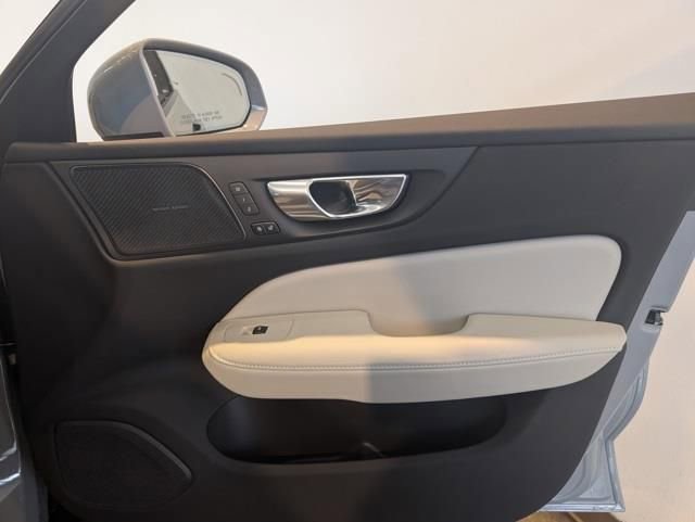 New 2026 Volvo V60 B5 Cross Country Ultra w/ Climate Package image 30