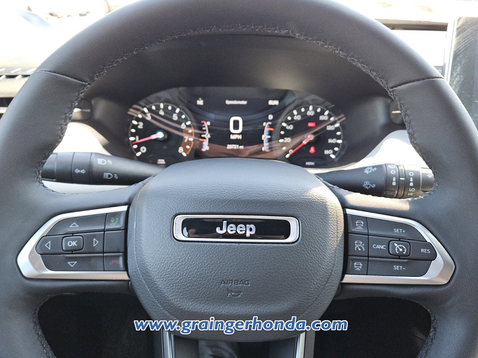Used 2025 Jeep Compass Limited image 18