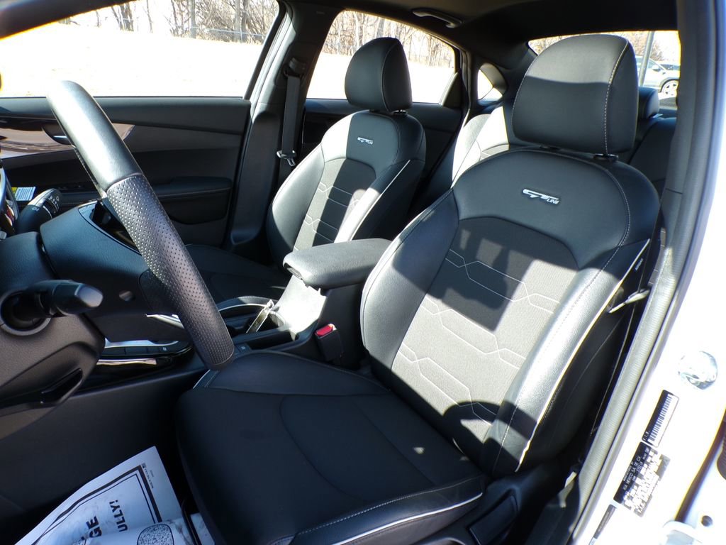 Used 2023 Kia Forte GT-Line w/ GT-Line Premium Package FWD image 16