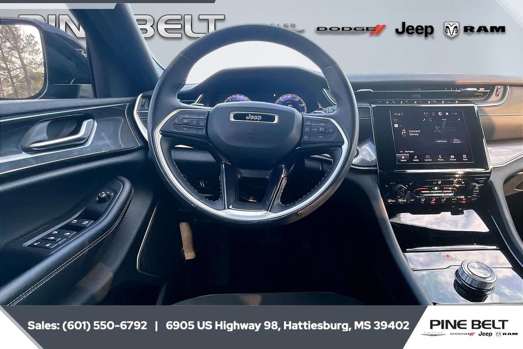 Used 2021 Jeep Grand Cherokee L Laredo image 5