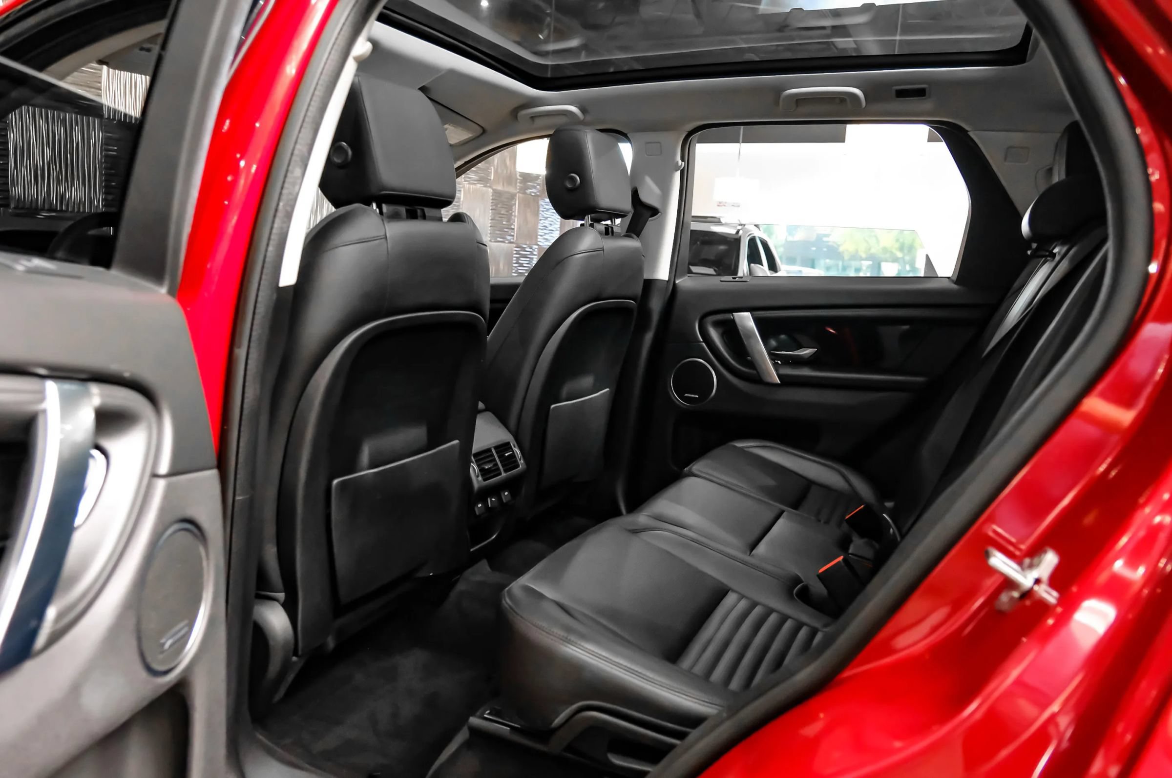 Used 2020 Land Rover Discovery Sport SE AWD/4WD image 43