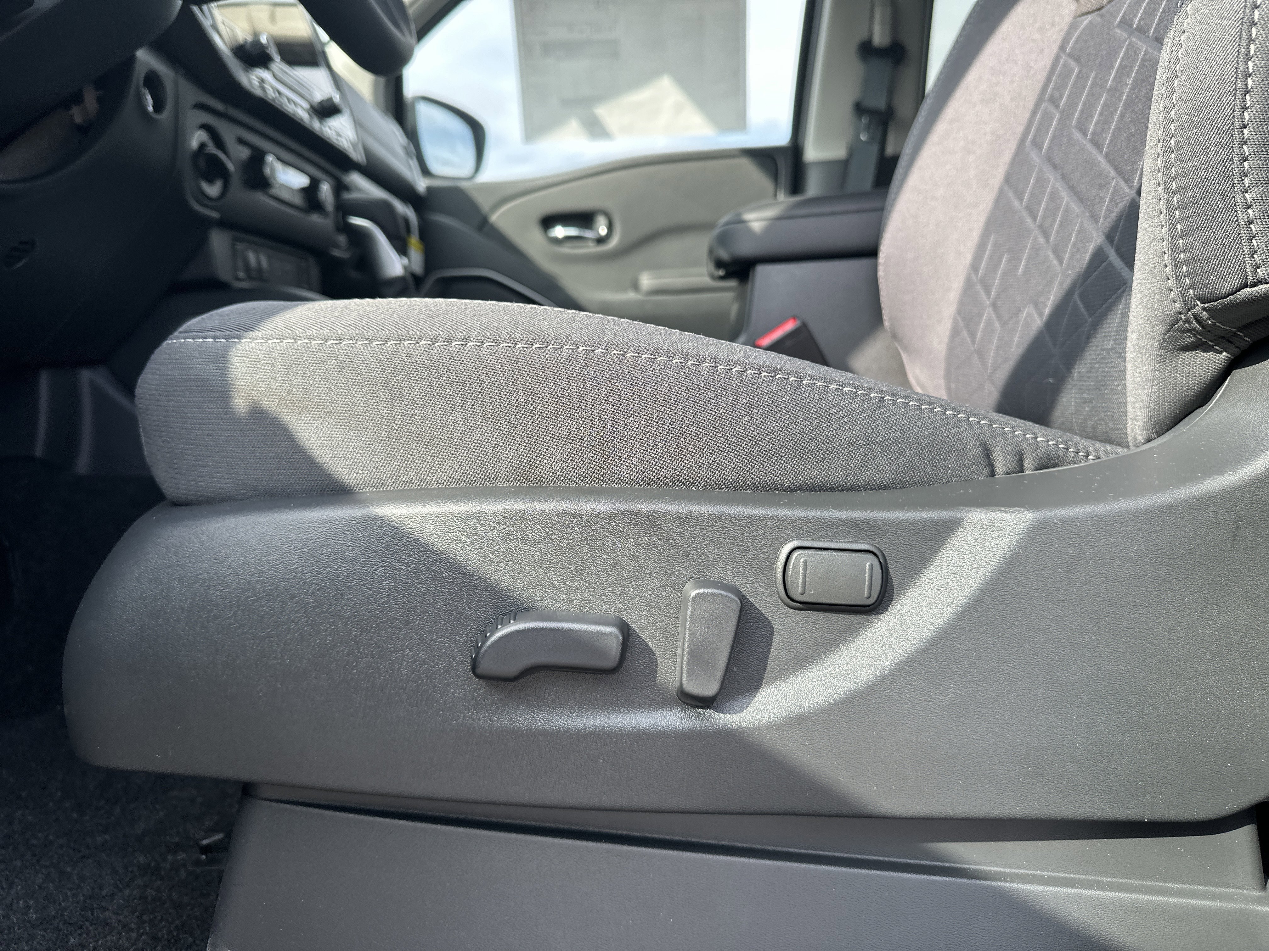 New 2026 Nissan Frontier SV w/ SV Convenience Package image 24