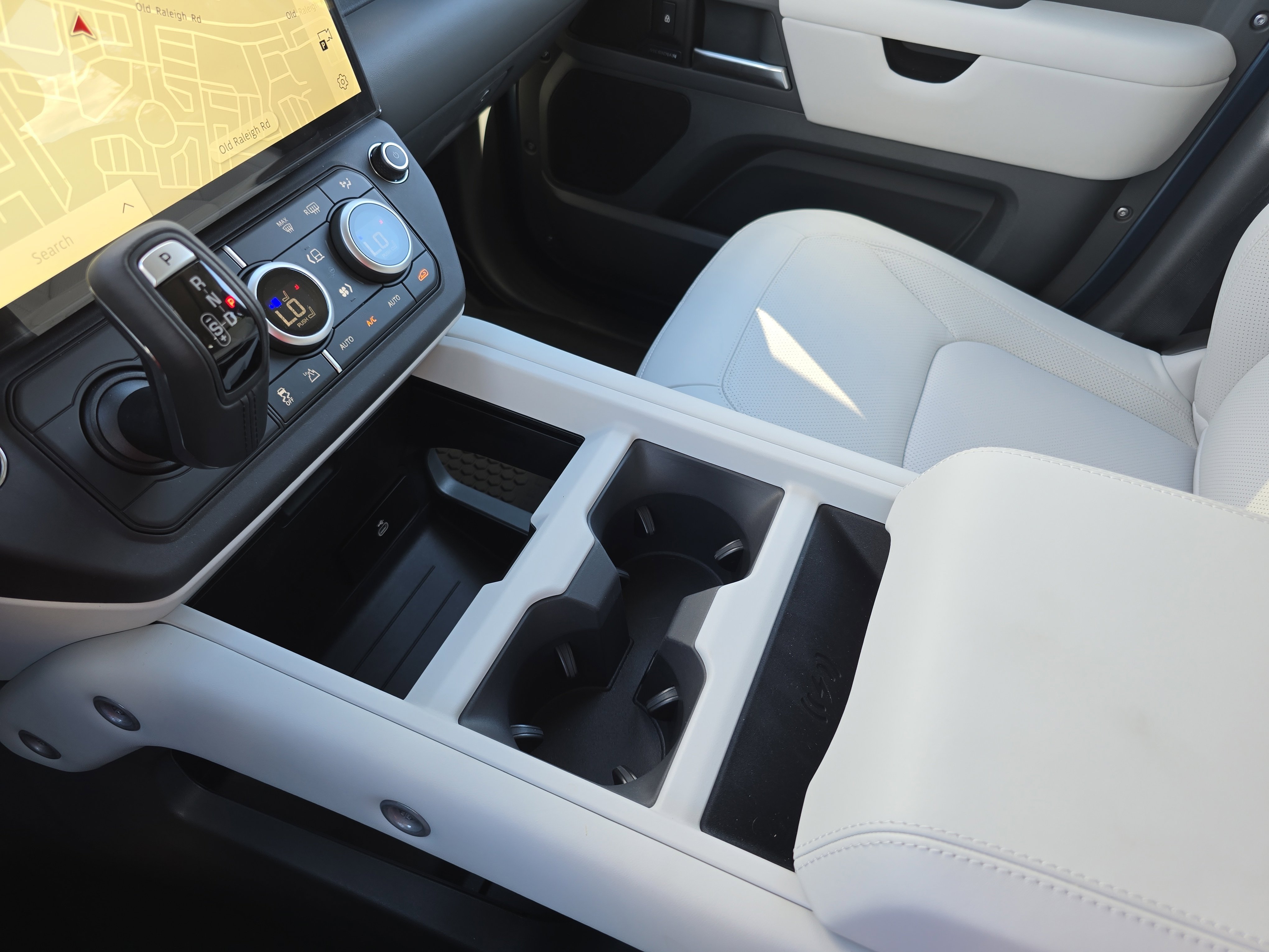 New 2026 Land Rover Defender 110 S image 24
