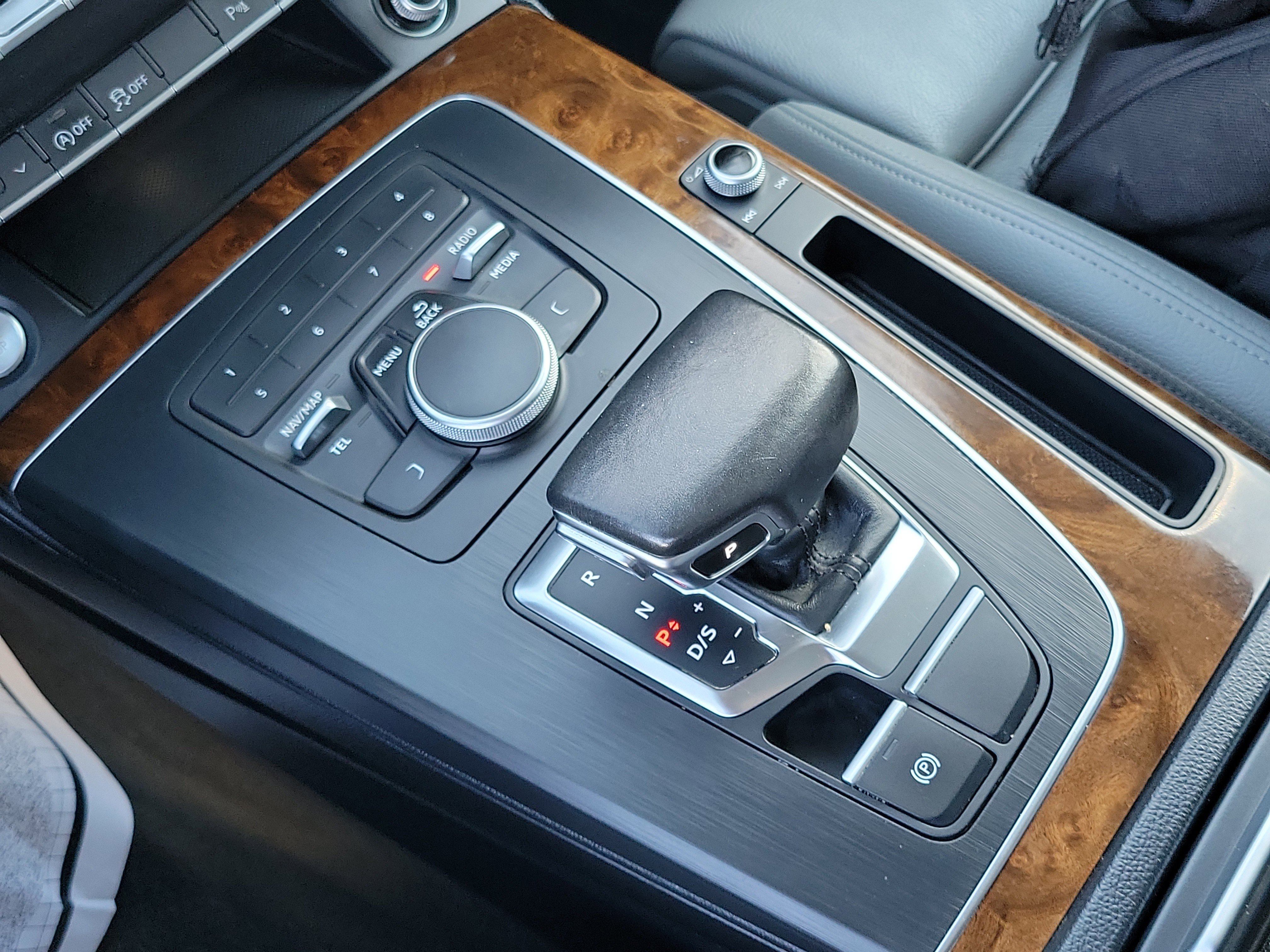 Used 2018 Audi Q5 2.0T Premium Plus w/ Premium Plus Package AWD/4WD image 12