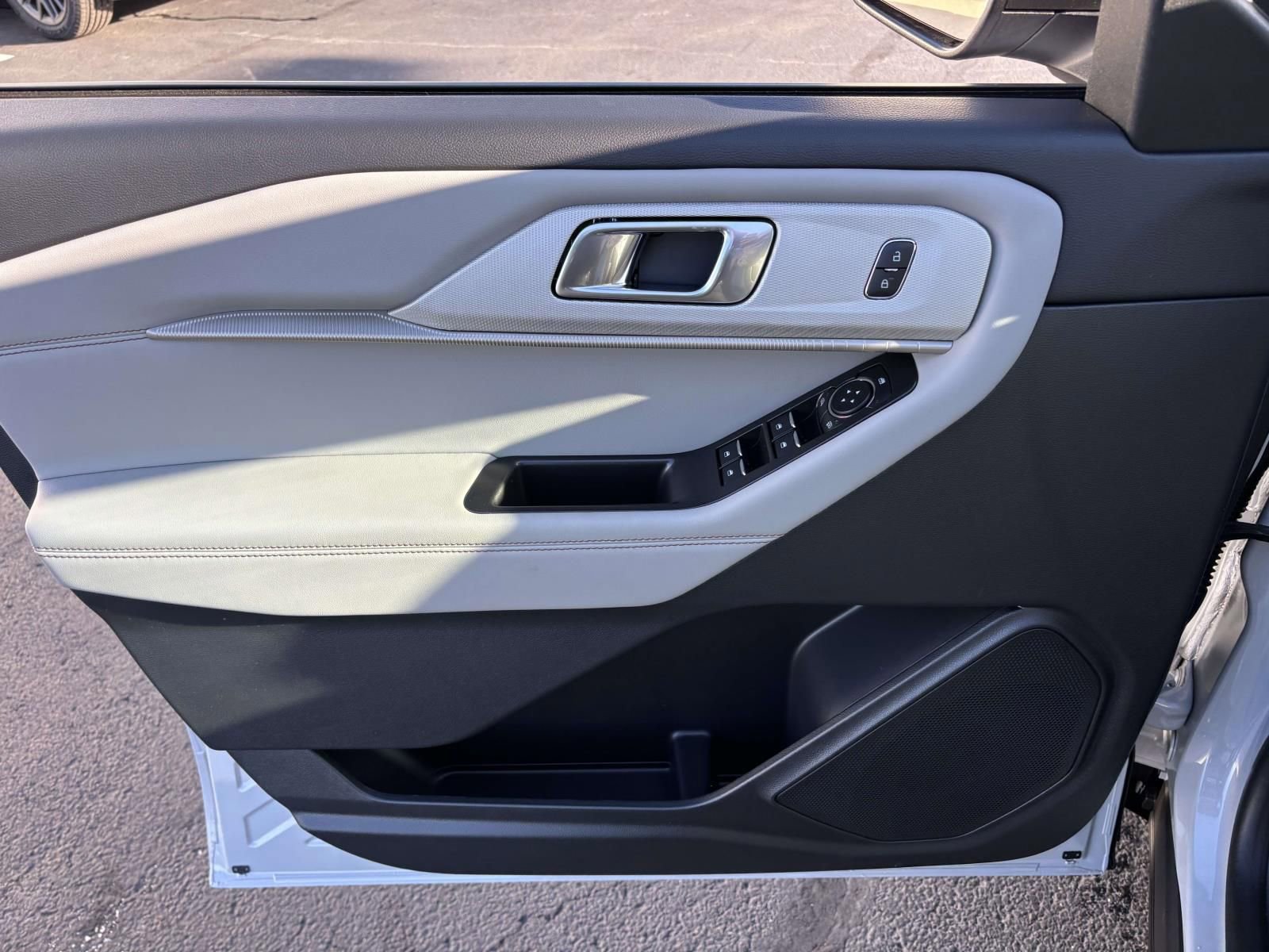 New 2026 Ford Explorer Active w/ Active Comfort Package image 11