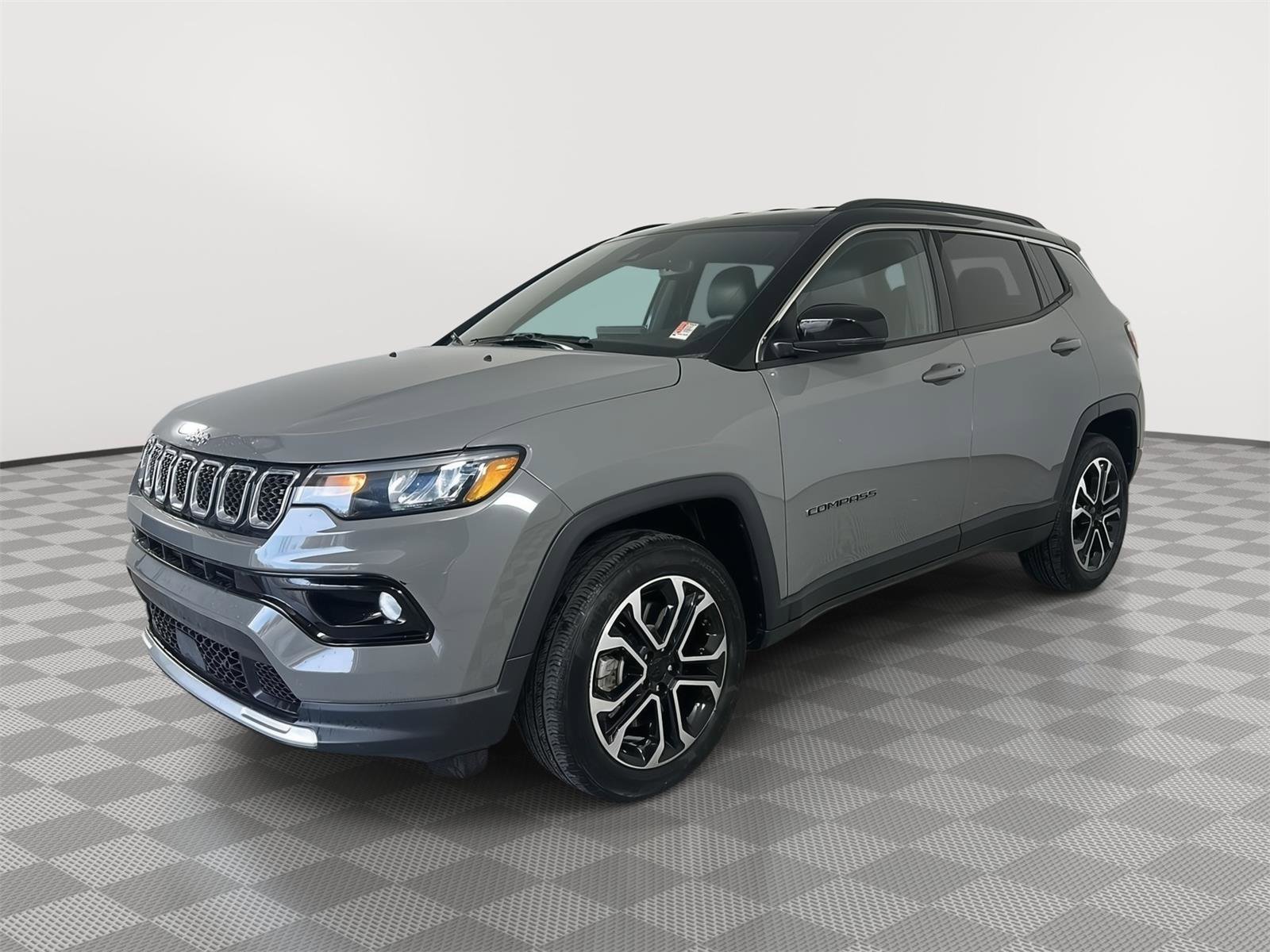 Used 2024 Jeep Compass Limited image 3