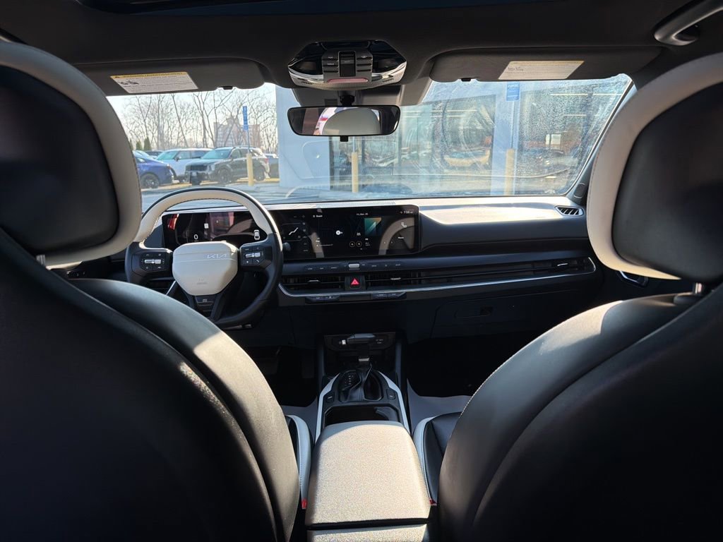 Used 2025 Kia K4 GT-Line w/ GT-Line Premium Package image 22