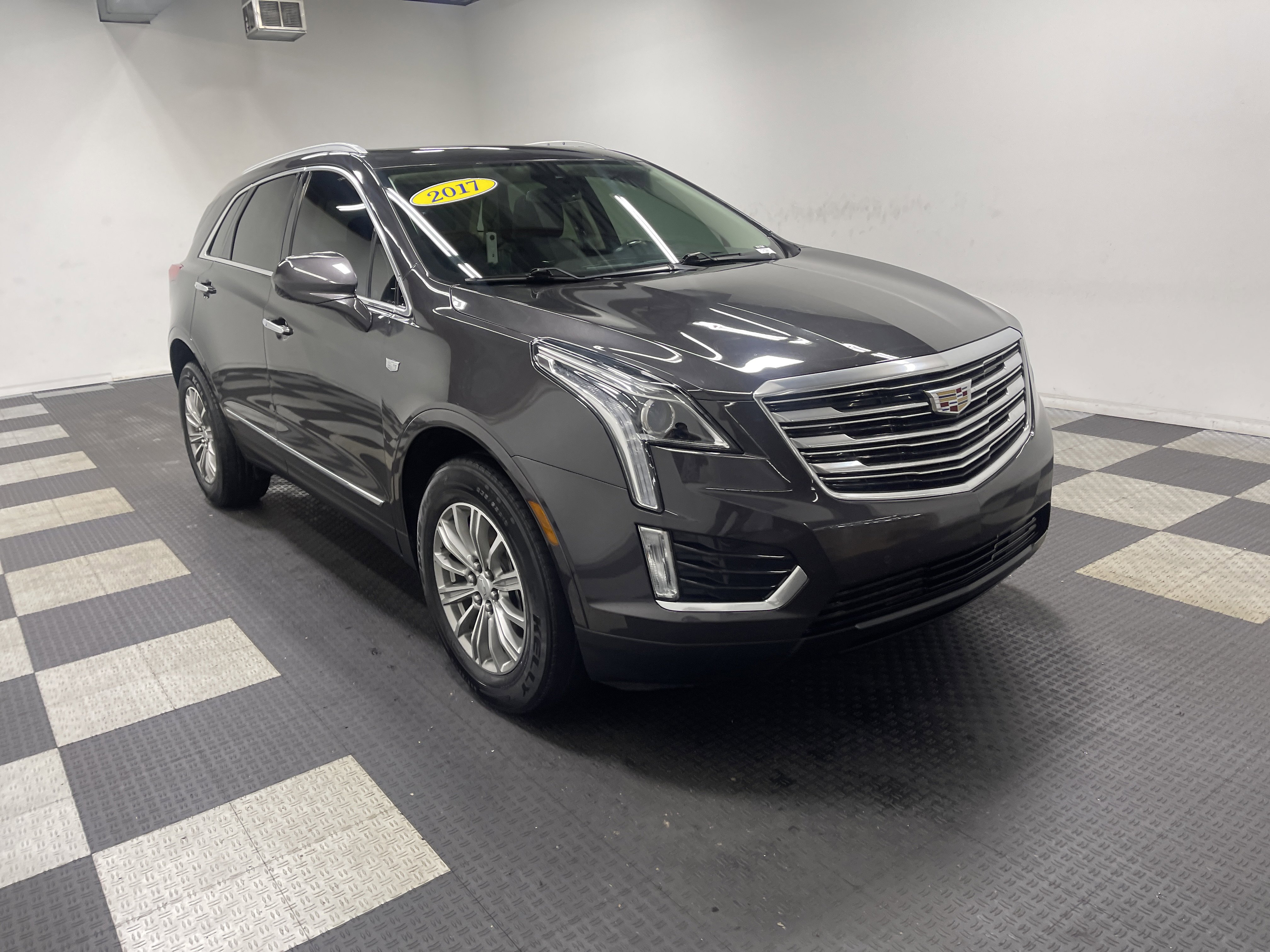 Used 2017 Cadillac XT5 Luxury w/ Driver Awareness Package image 6