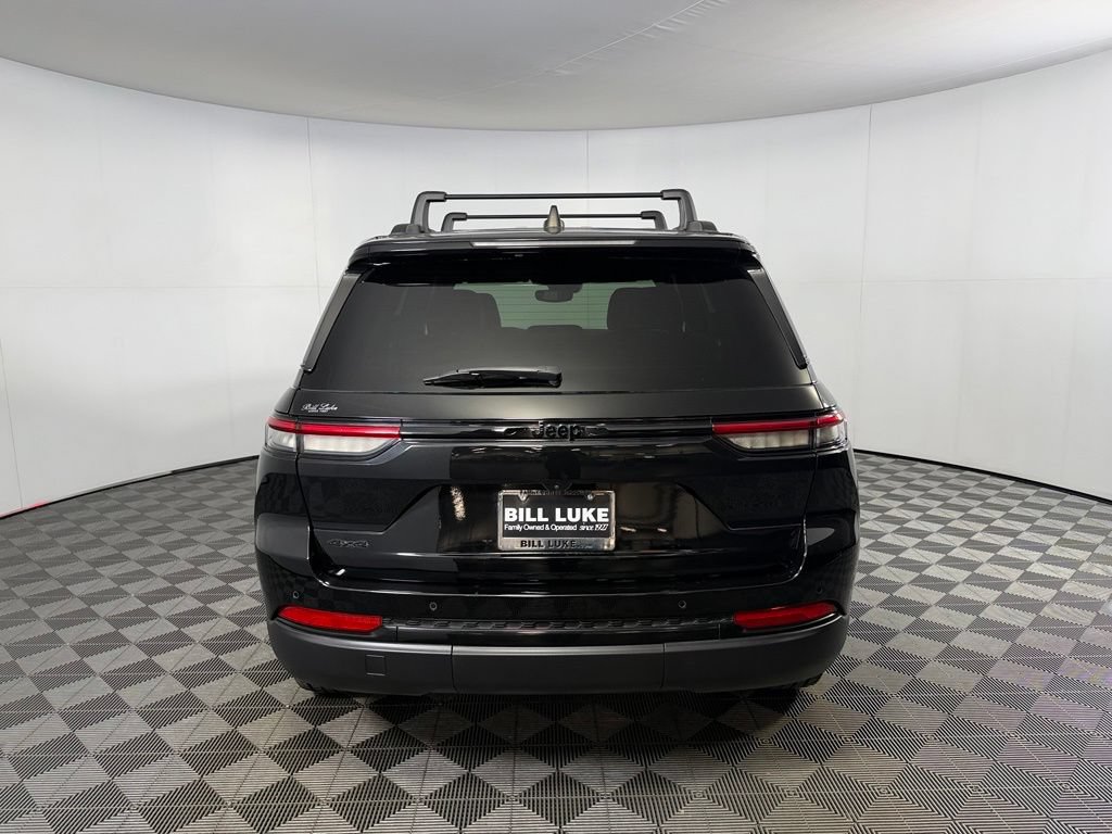 Certified 2024 Jeep Grand Cherokee Altitude AWD/4WD image 8