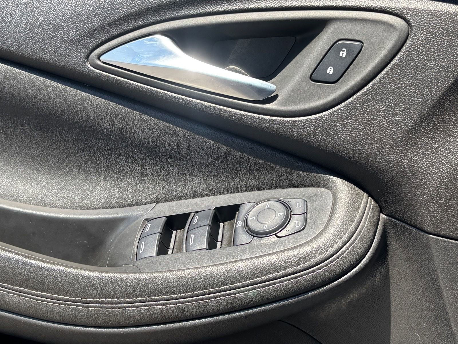 Used 2024 Buick Encore GX Preferred image 35