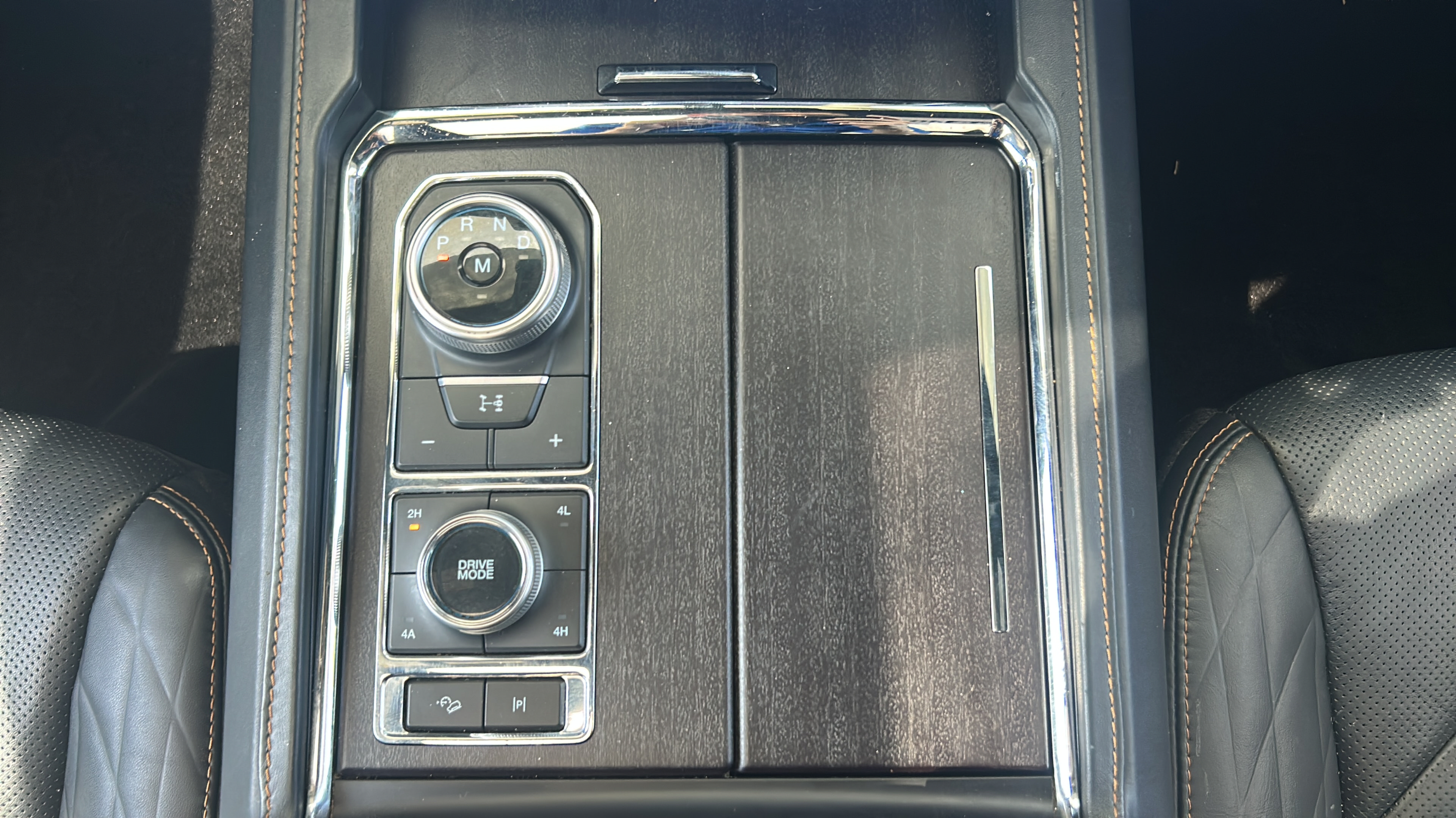 Used 2022 Ford Expedition Max Platinum AWD/4WD image 21