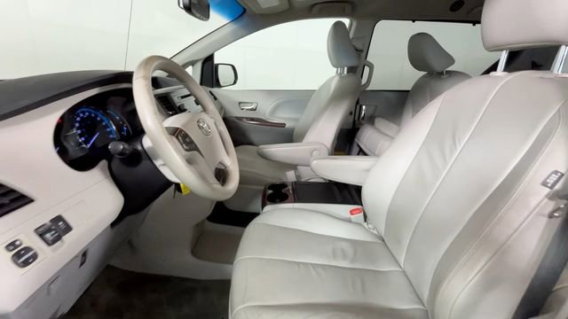 Used 2012 Toyota Sienna XLE FWD image 20