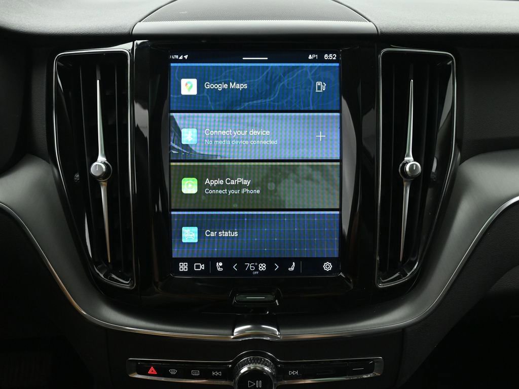 Used 2023 Volvo XC60 B5 Core image 27