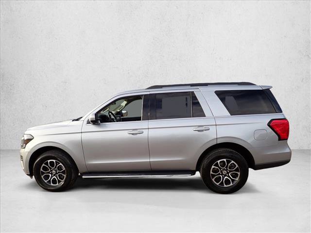Used 2023 Ford Expedition XLT image 2