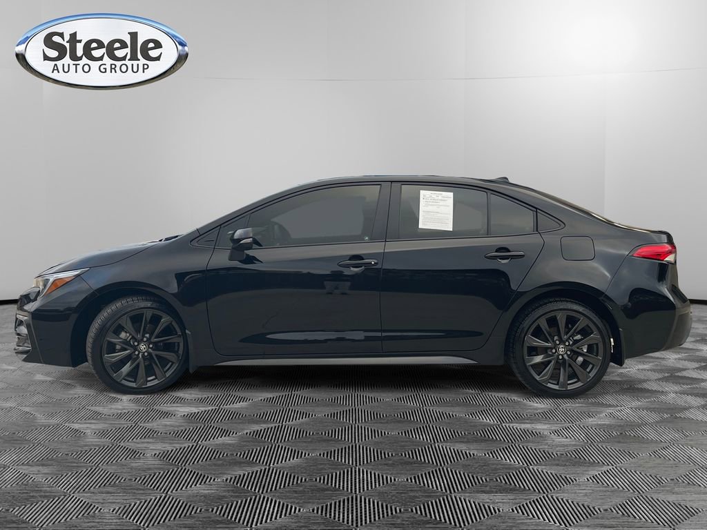 Used 2025 Toyota Corolla SE image 2