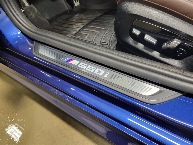 Used 2019 BMW M550i xDrive AWD/4WD image 29