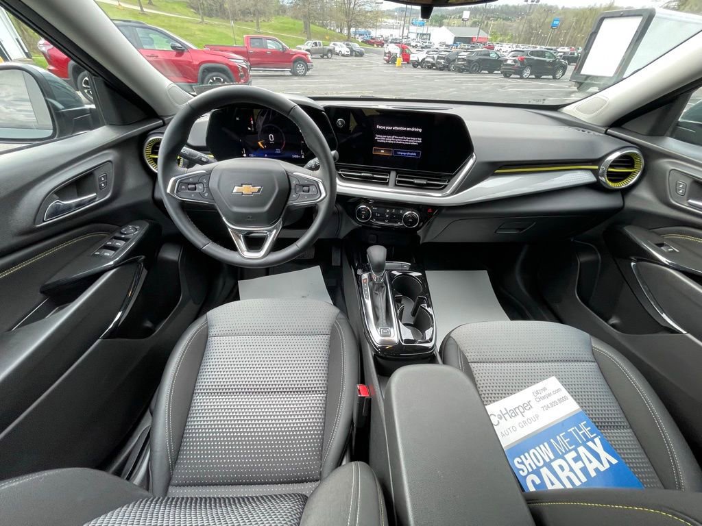 Certified 2025 Chevrolet Trax LT w/ LT Convenience Package image 21