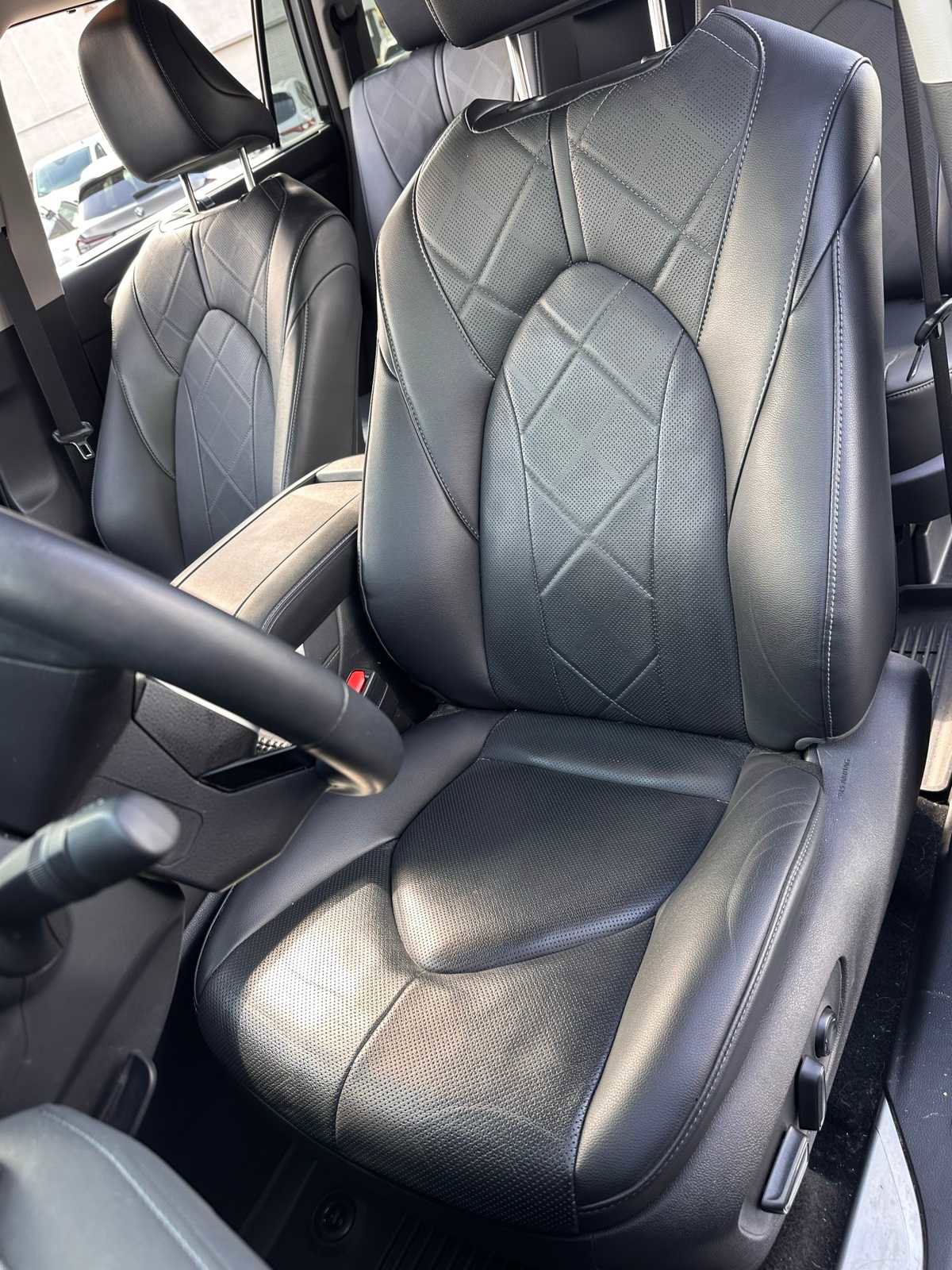 Used 2024 Toyota Highlander Platinum image 15