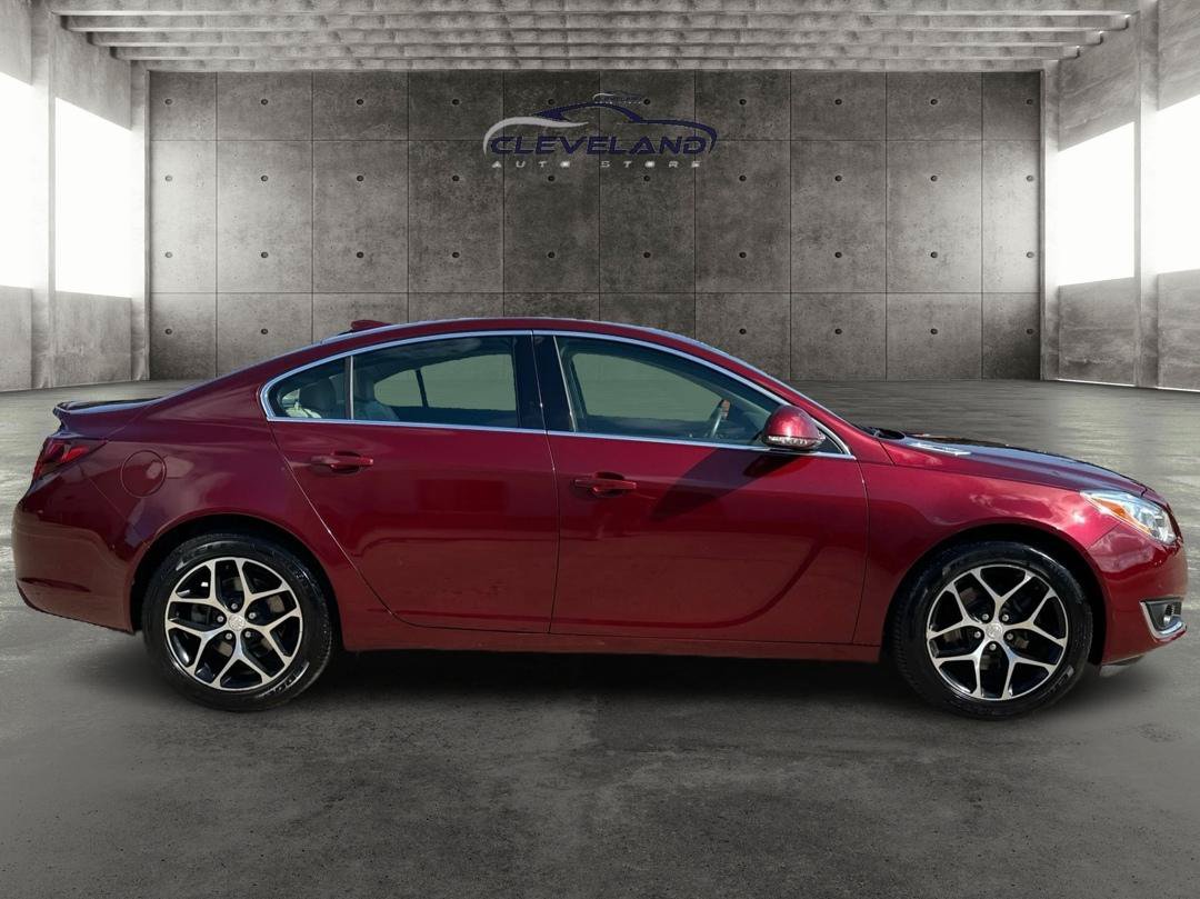 Used 2017 Buick Regal Sport Touring FWD image 2