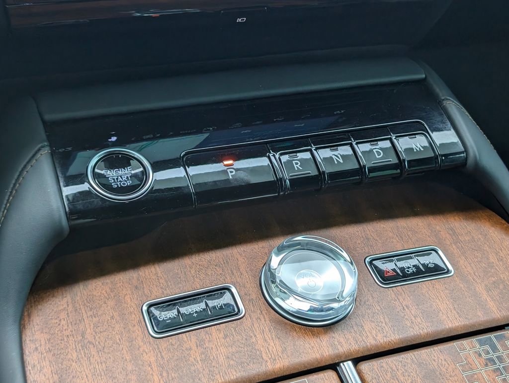 Used 2025 Lincoln Navigator L Black Label image 23