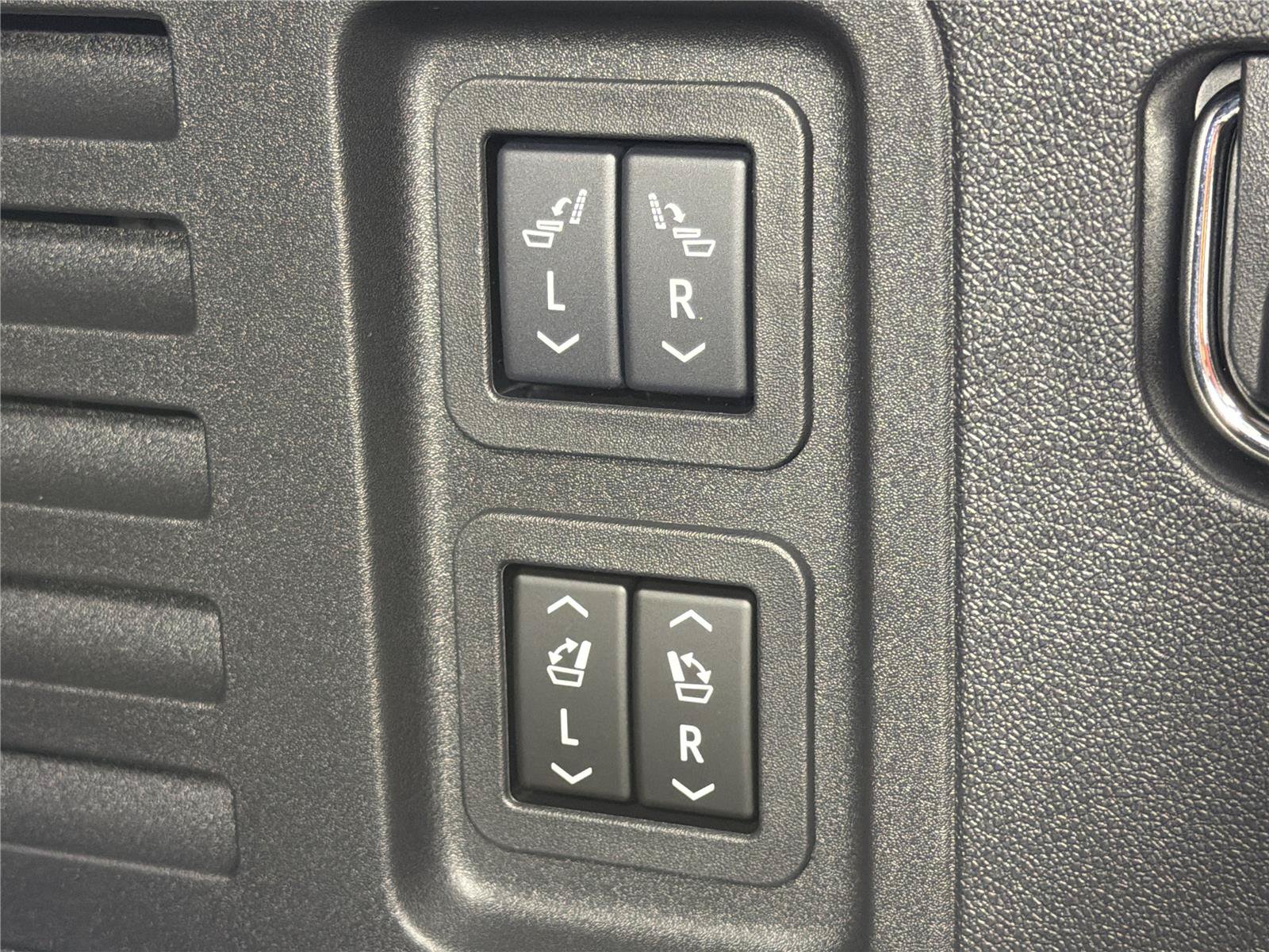 New 2026 Buick Enclave Sport Touring w/ Power Package FWD image 18