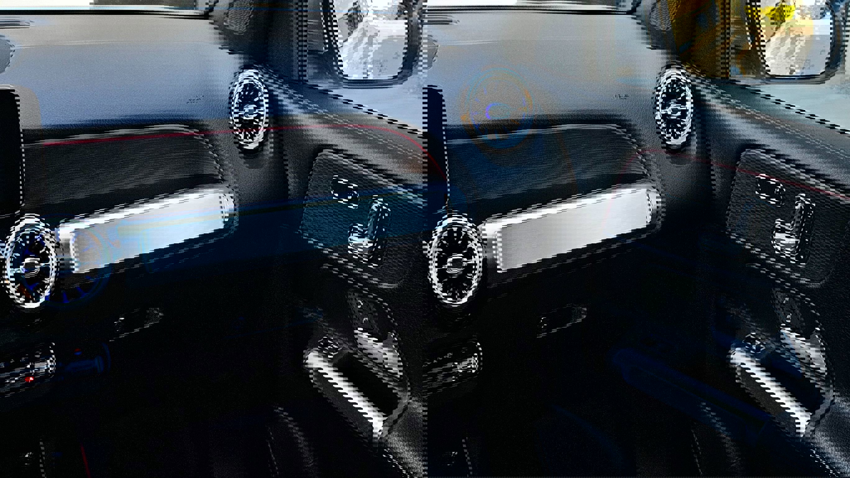 Used 2020 Mercedes-Benz GLB 250 image 27