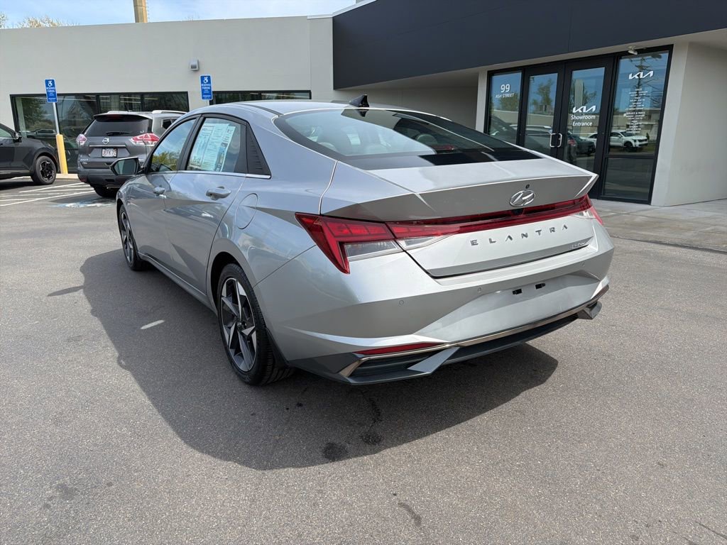Used 2022 Hyundai Elantra Limited FWD image 10