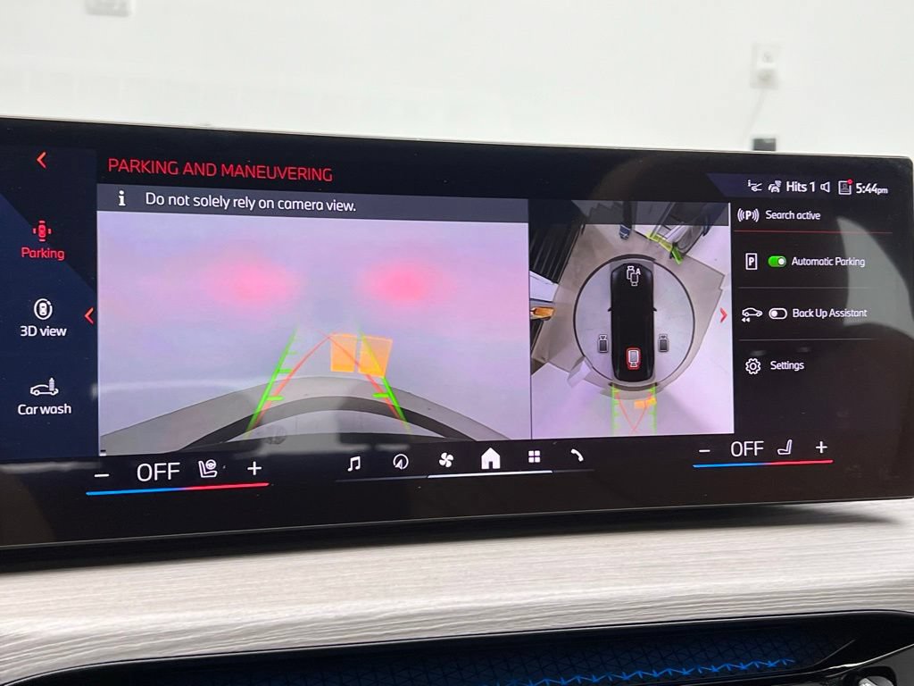 Used 2026 BMW i4 eDrive40 w/ Premium Package RWD image 15